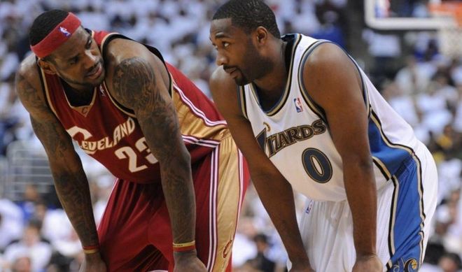 里站稳脚跟 里站稳脚跟